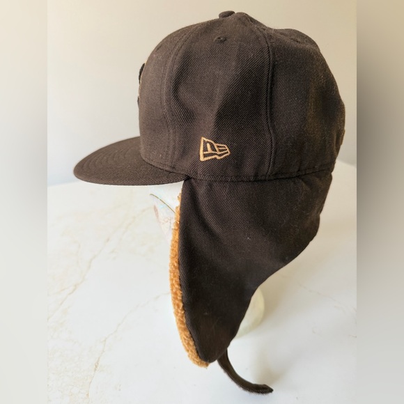 Toronto Blue Jays trapper hat with sherpa lining - Picture 6 of 14